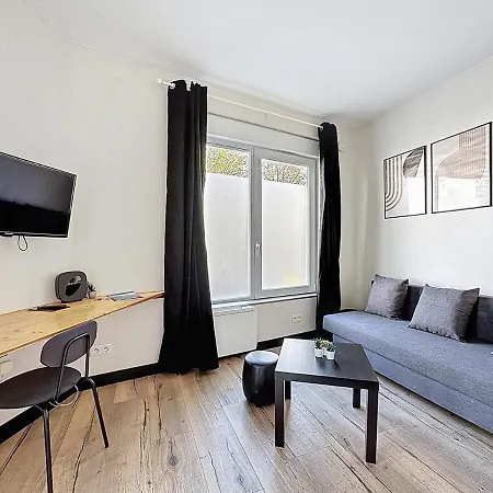 Lumineux En Rez-de-chaussee Vers Chu *